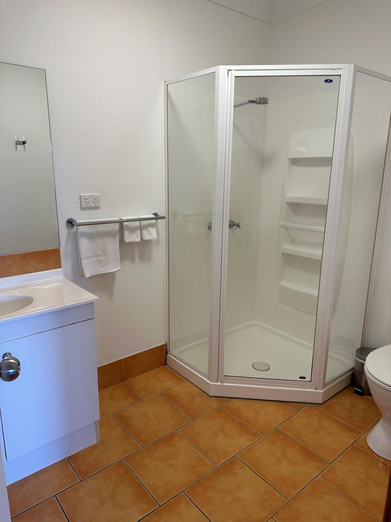 Cardwell Beachfront Motel Zewnętrze zdjęcie